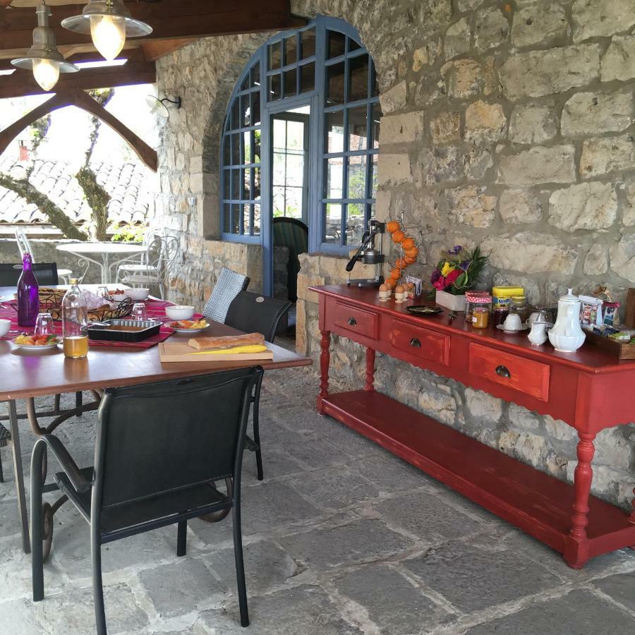L'Apogee Bed & Breakfast Labeaume Bagian luar foto